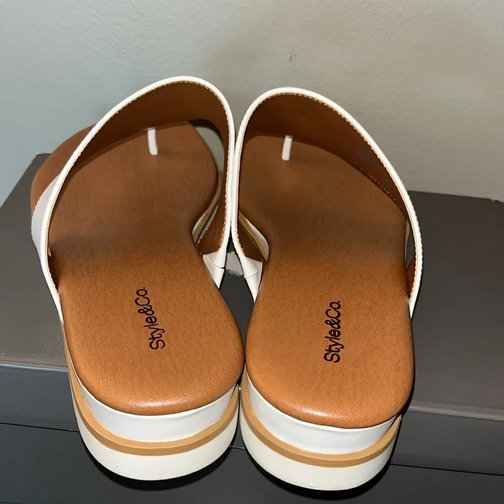 Style & Co. Womens Emmaa Padded Insole Flat Sandals White sz 10 NIB